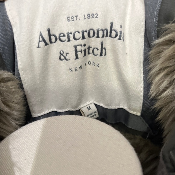 Abercrombie & Fitch olive green utility faux fur lined coat - Medium - Picture 6 of 7